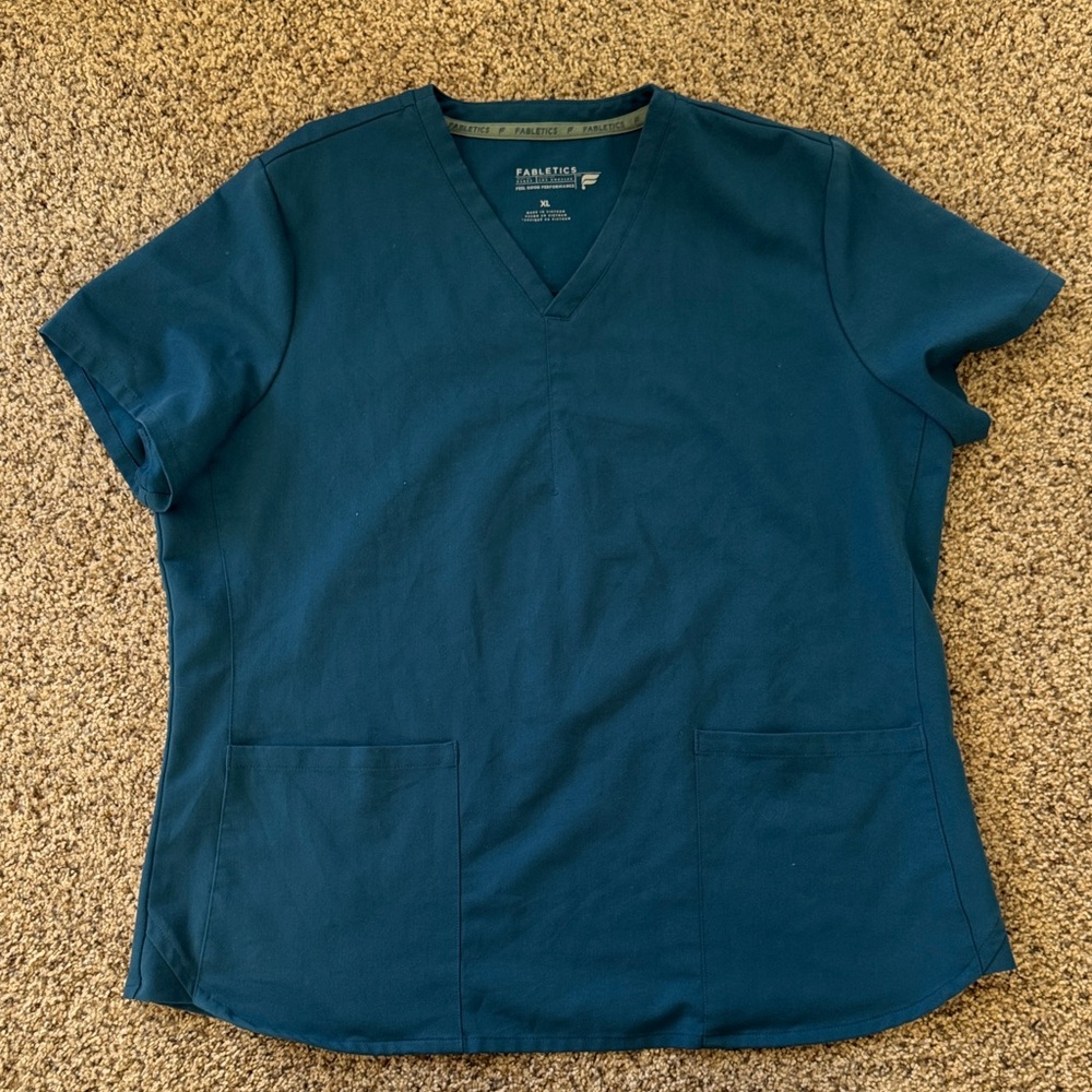 Fabletics Scrub Set - Picture 2 of 3